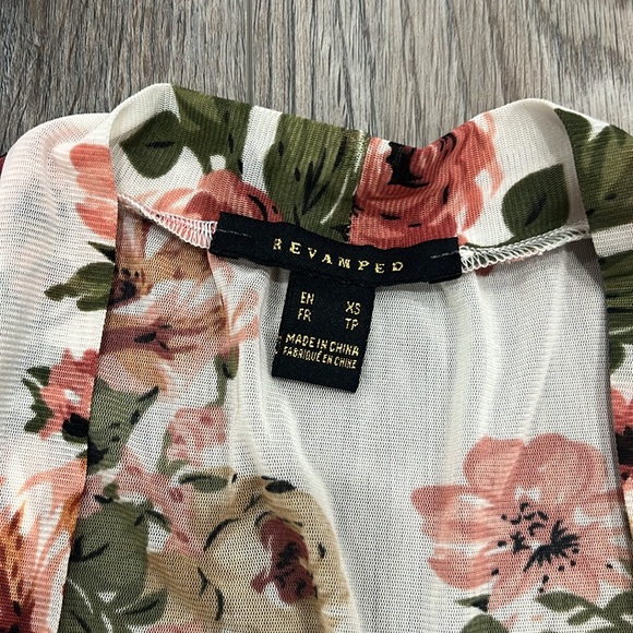 Revamped mesh floral cardigan - Picture 2 of 4